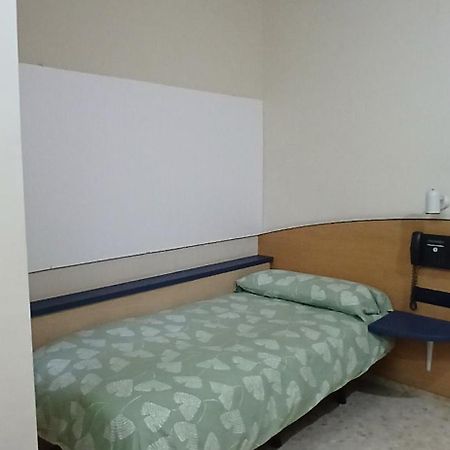 Larru Los Bermejales Residencia Universitaria Sevilla Exteriér fotografie